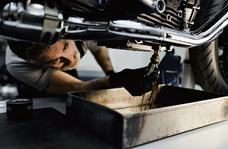 Servicio técnico BMW Motorrad Oil Inclusive.